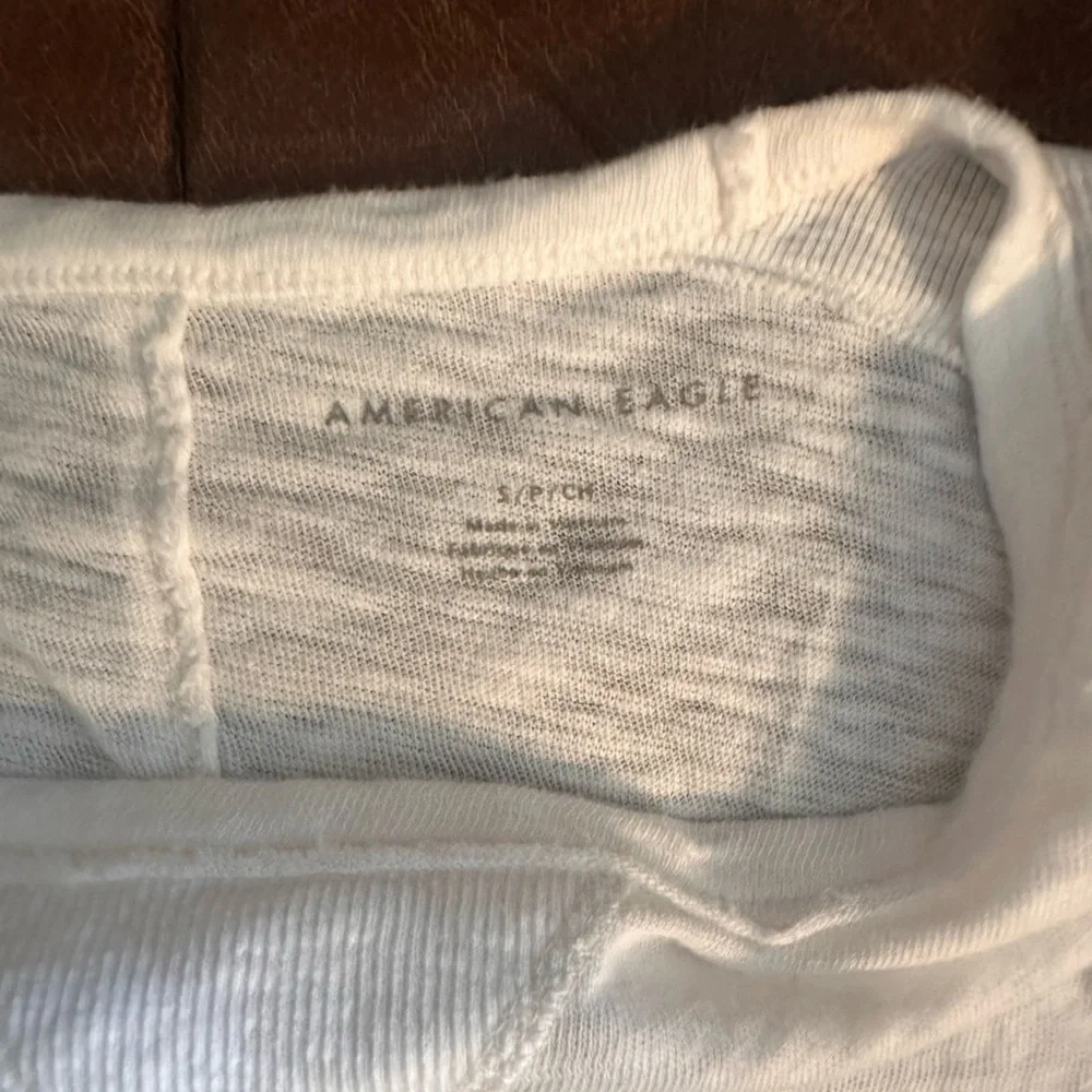American Eagle Outfitters Floral Graphic Muscle Tee - Cream and Orange - Picture 3 of 3